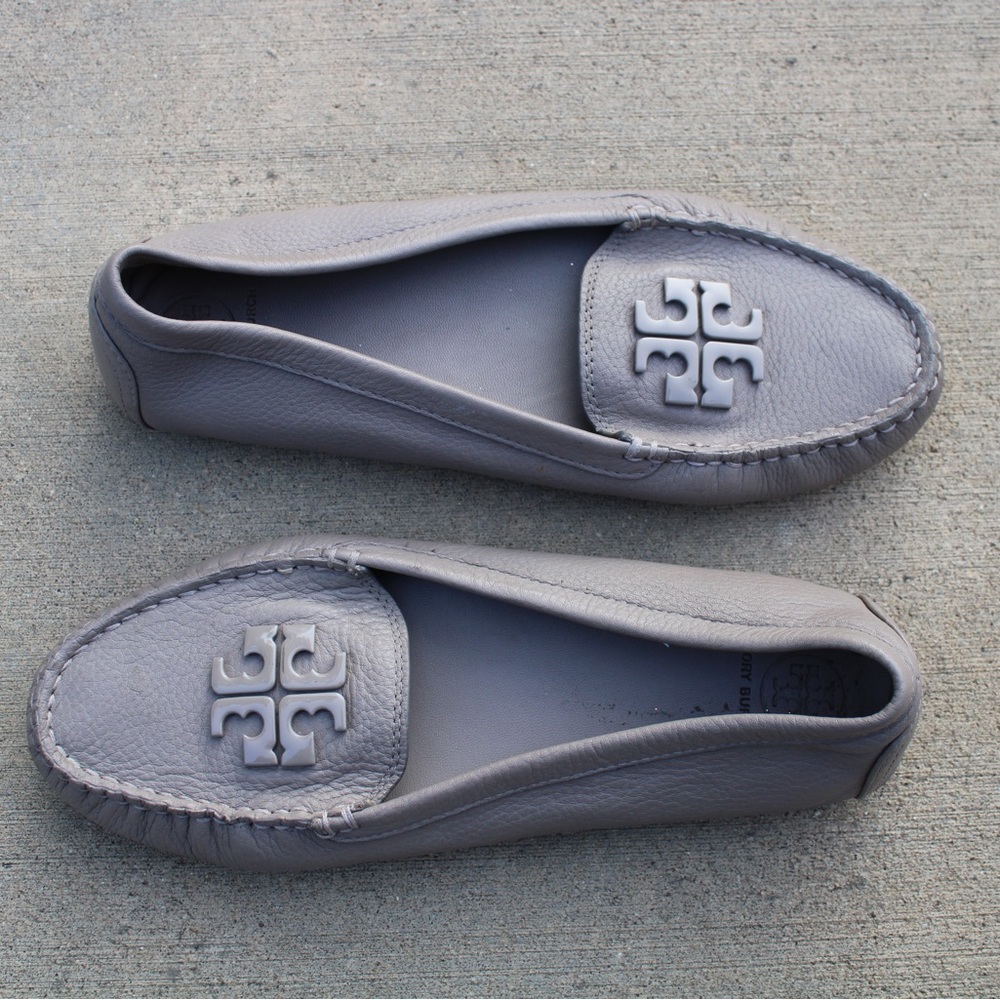 *Tory Burch Size 8* Very comfortable soft leather loafers, must-have staple!